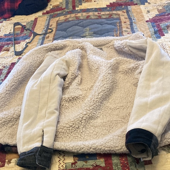 Hollister flannel Sherpa lined plaid jacket women’s large black red - Picture 7 of 10